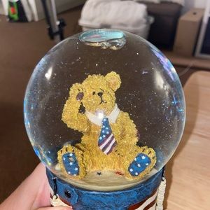 Boyd’s Bears Musical Snow Globe